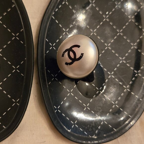 Chanel Black Rubber Quilted Sandals with Pearl CC Logo Thong - Picture 2 of 9